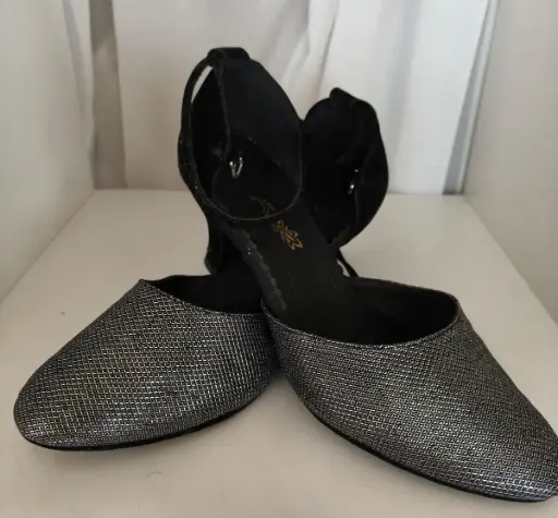 跳舞鞋 (黑閃片)